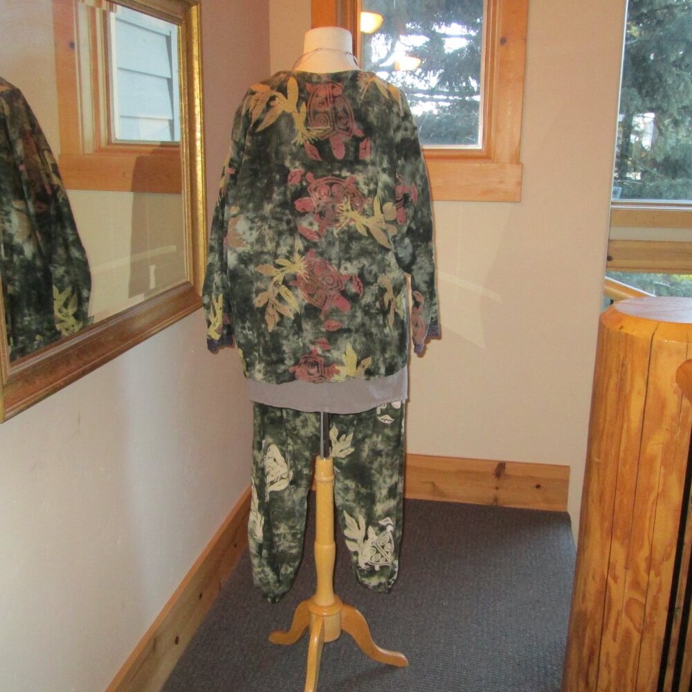 Green Kusnadi Pants and Jacket with Oh My Gauze Long-Sleeve Top - Picture 4 of 9